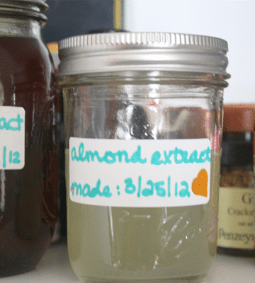 how to make almond extract