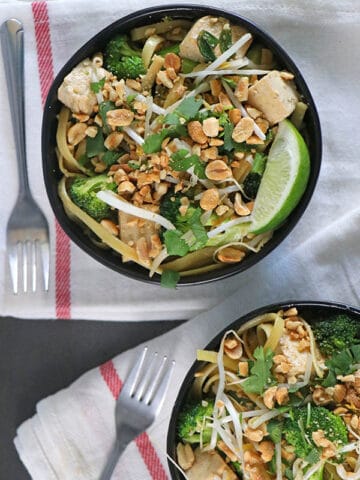 overhead photo of tofu noodles with broccoli, peanuts, and bean sprouts