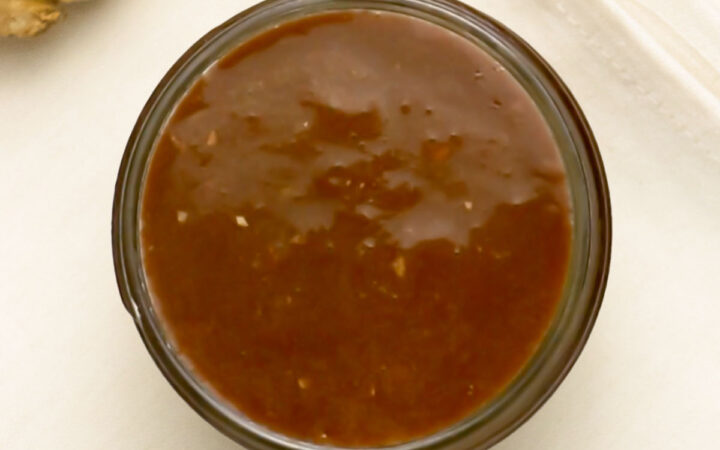 stir fry sauce without cornstarch in a mason jar on a white napkin