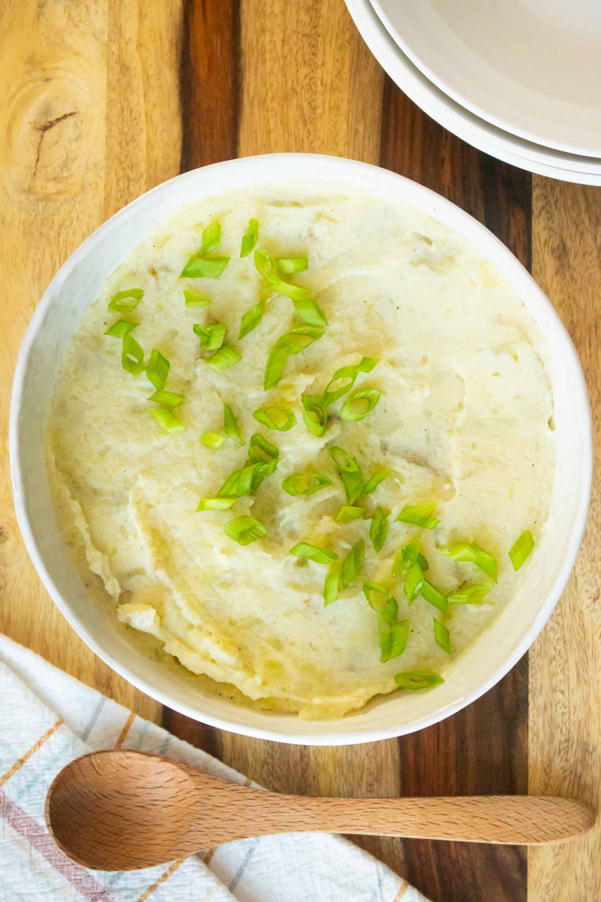 overhead photo of a bowl of cauliflower mashed potatoes