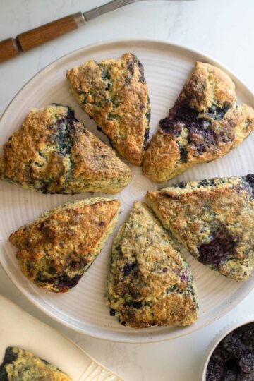 vegan blackberry scones on a serving tray