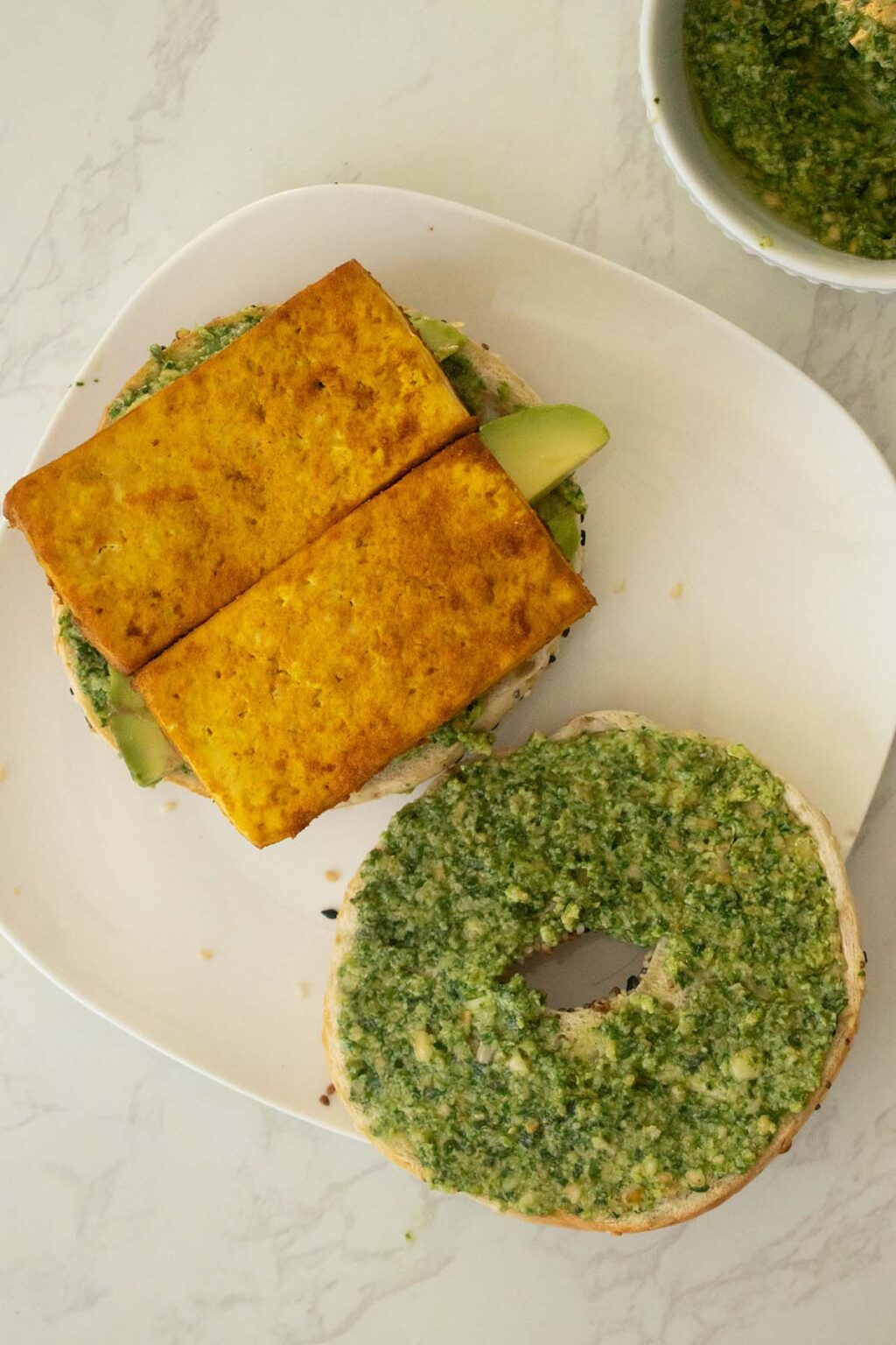 🥯 The ULTIMATE Vegan Bagel Breakfast Sandwich